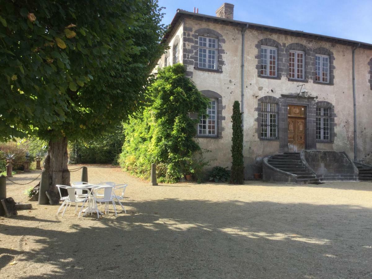 Manoir D'Aubeterre Hotel Marsat Екстериор снимка