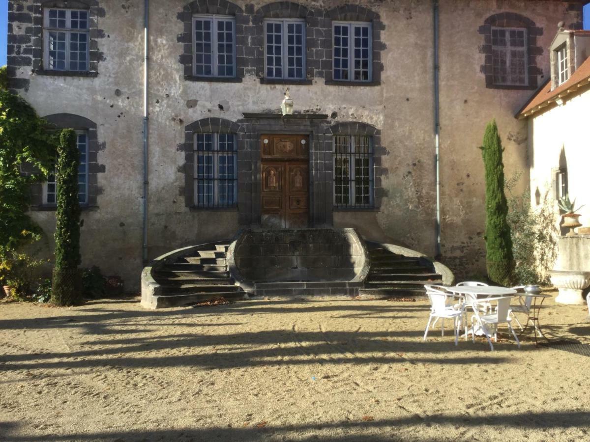 Manoir D'Aubeterre Hotel Marsat Екстериор снимка
